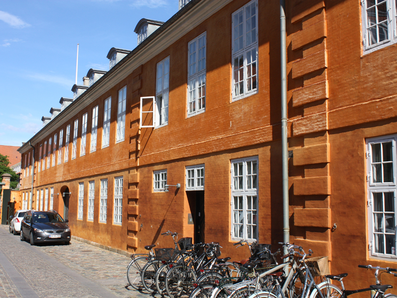 Ehemaliges Pferdestallgebäude der königlichen Garden